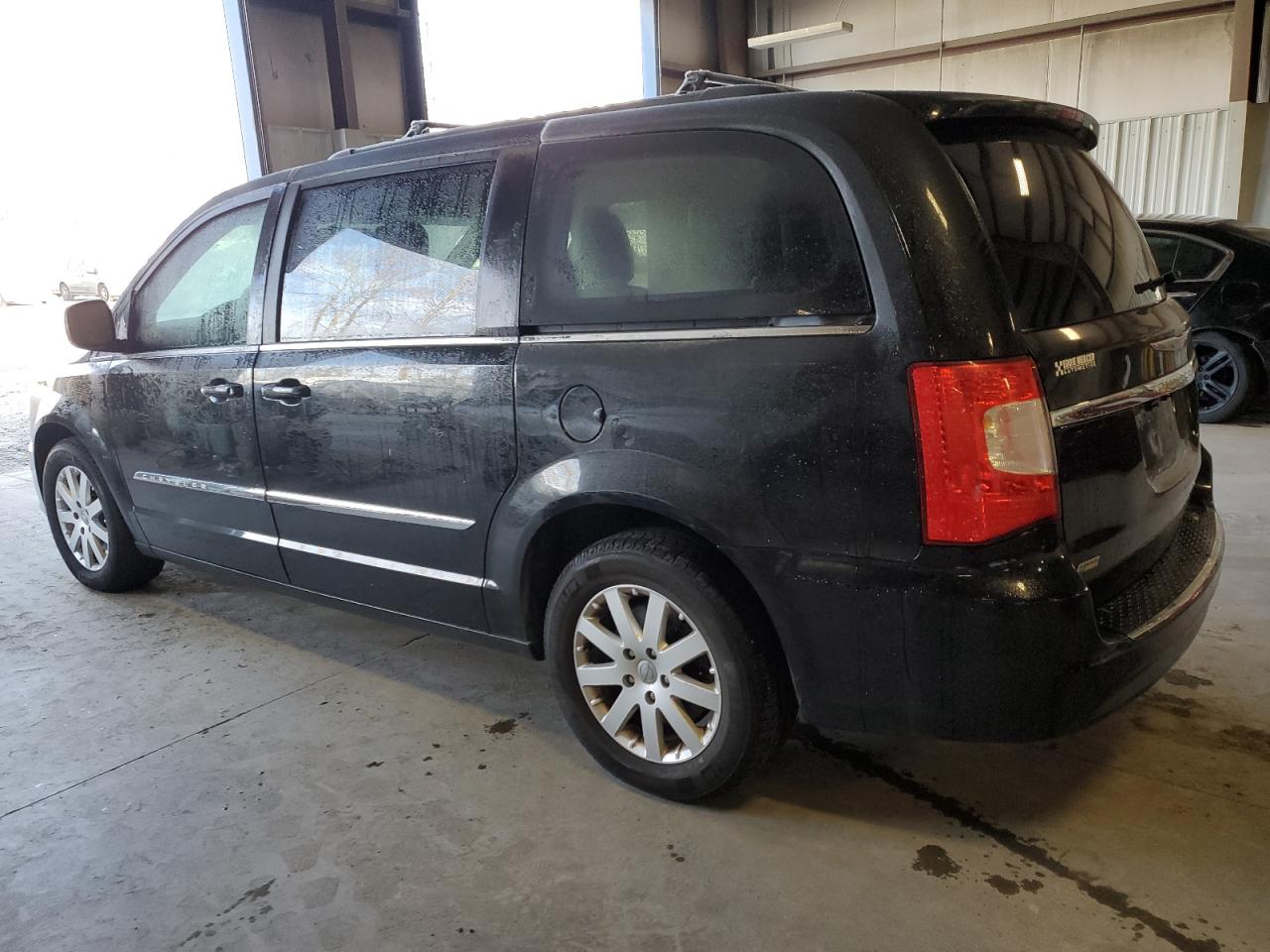 2014 Chrysler Town & Country - Image 2