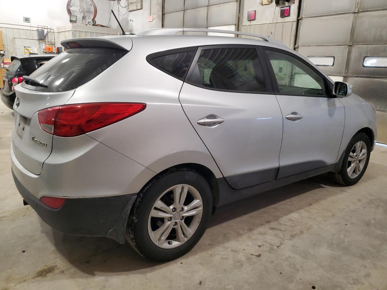 2012 Hyundai Tucson - Image 3
