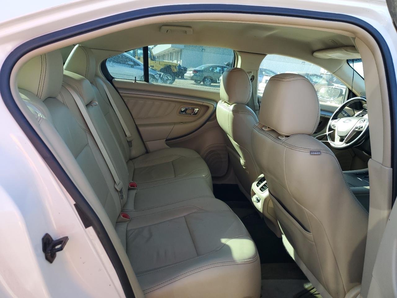 2013 Ford Taurus - Image 10