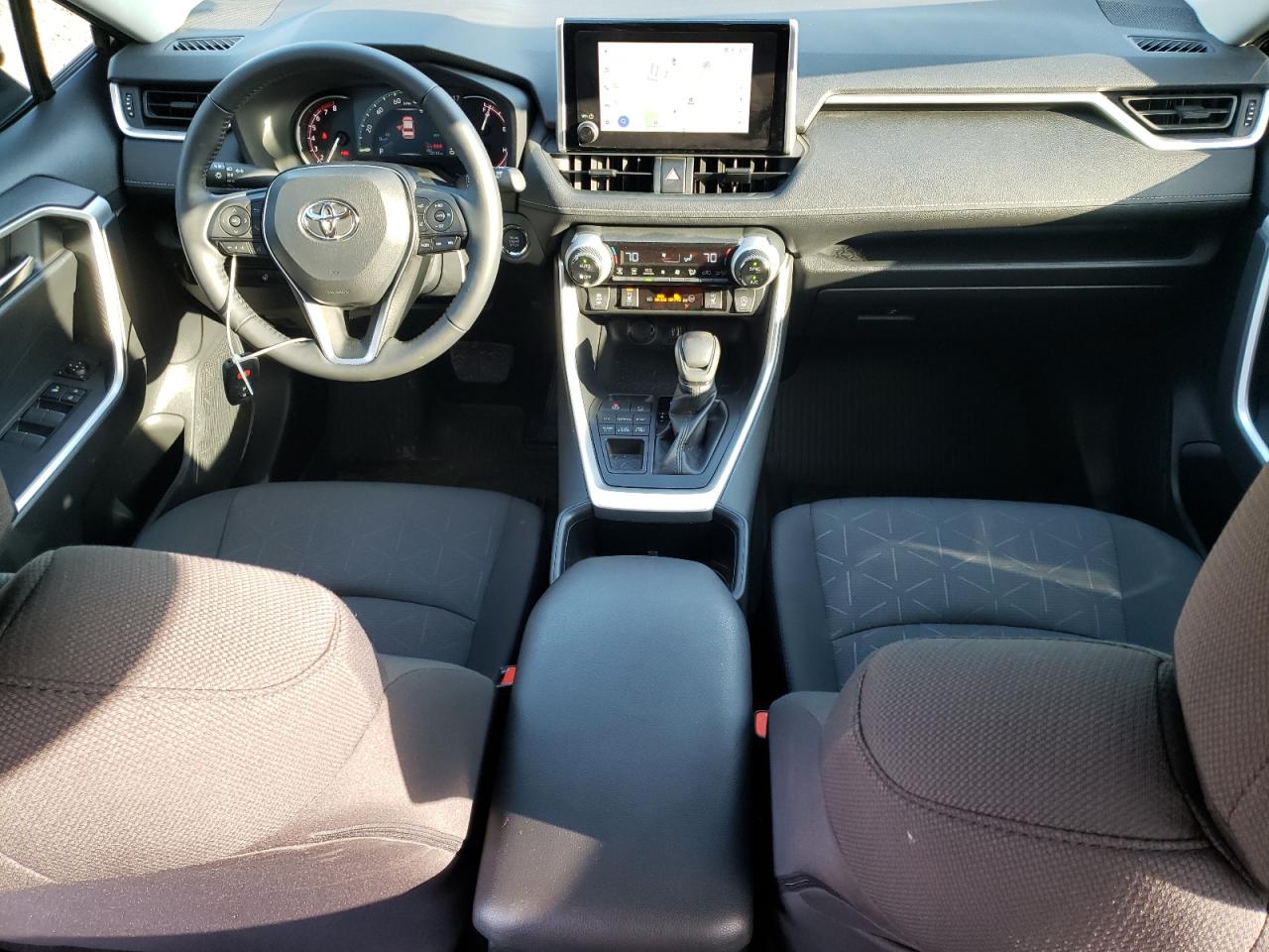 2023 Toyota RAV 4 - Image 8
