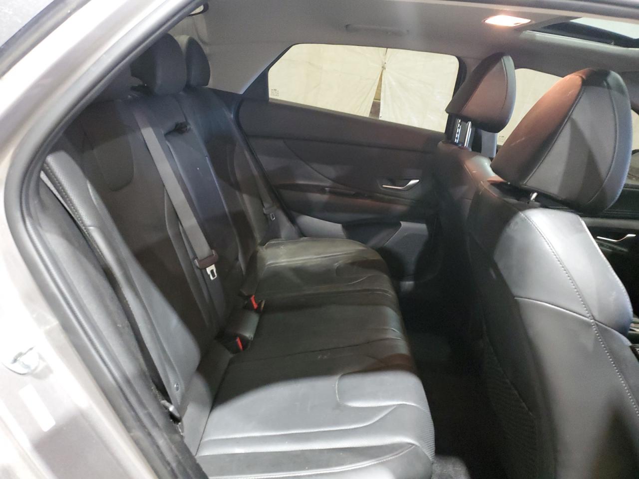 2023 Hyundai Elantra - Image 10