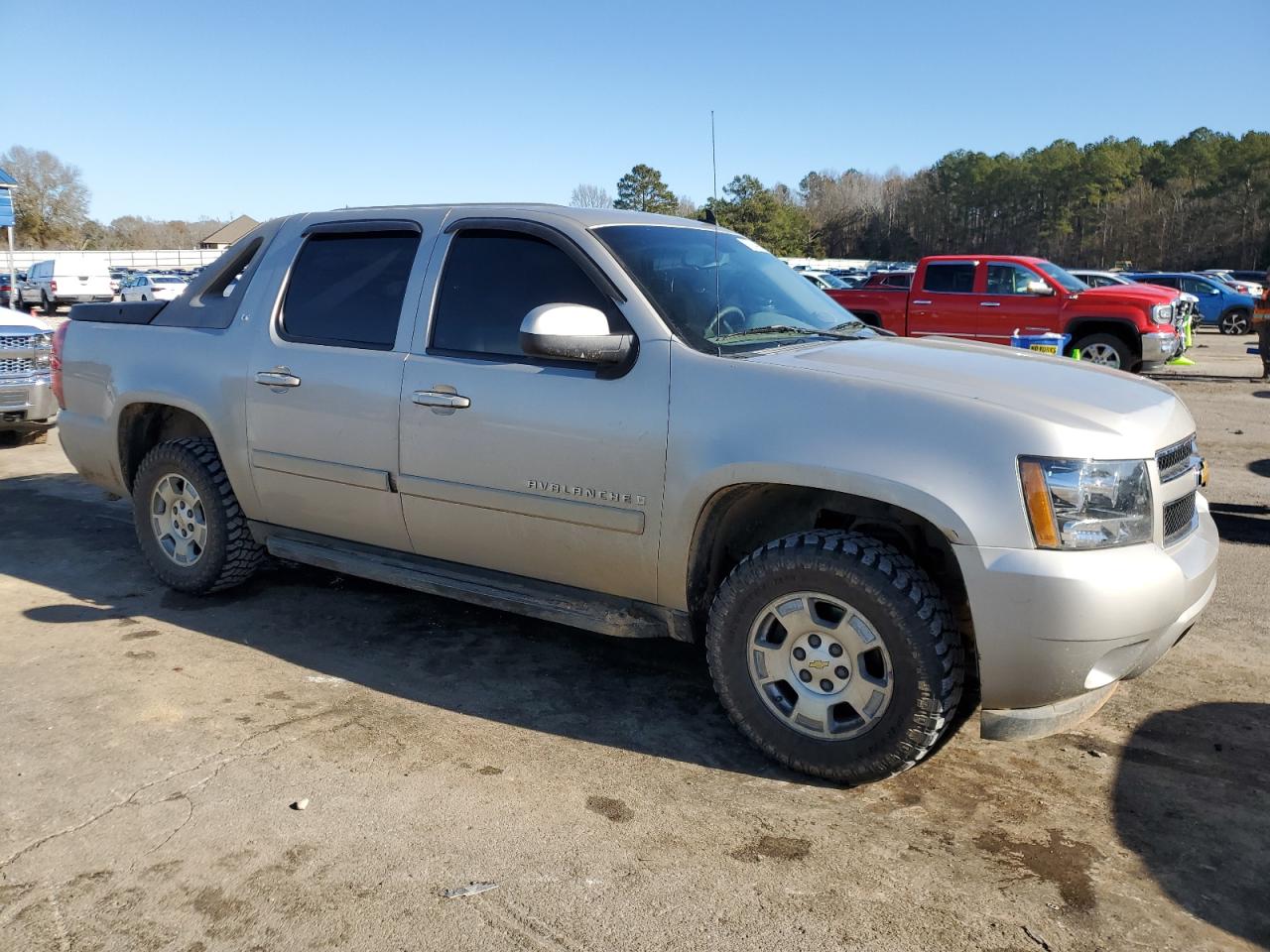2009 Chevrolet Avalanche - Image 4