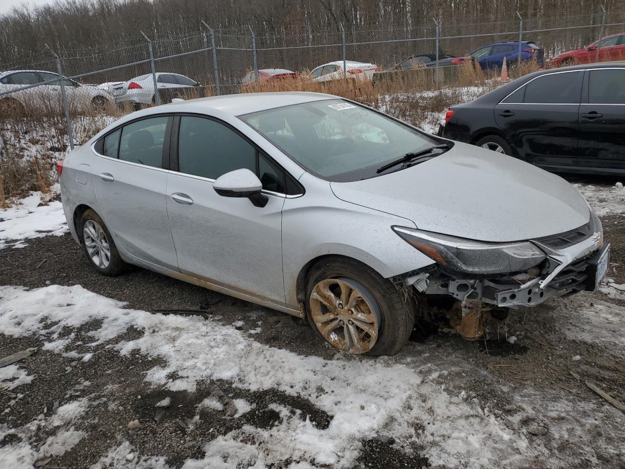 2019 Chevrolet Cruze - Image 4