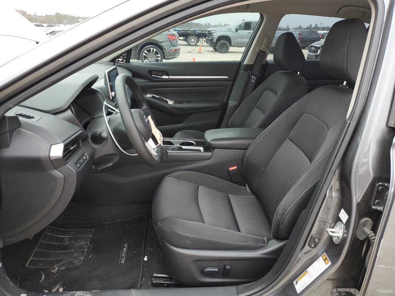 2021 Nissan Altima - Image 7