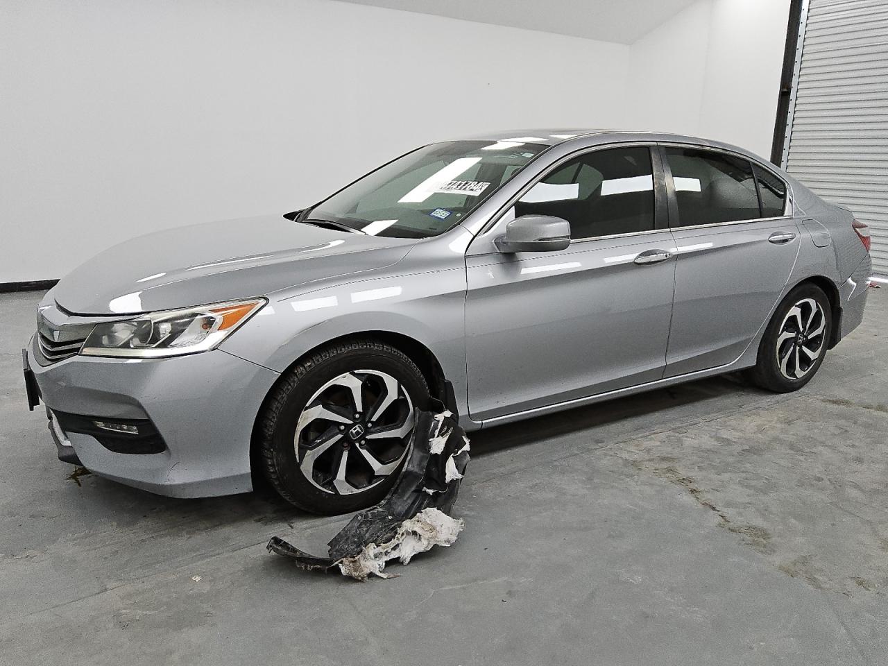 VIN 1HGCR2F83HA074810 2017 HONDA ACCORD no.1