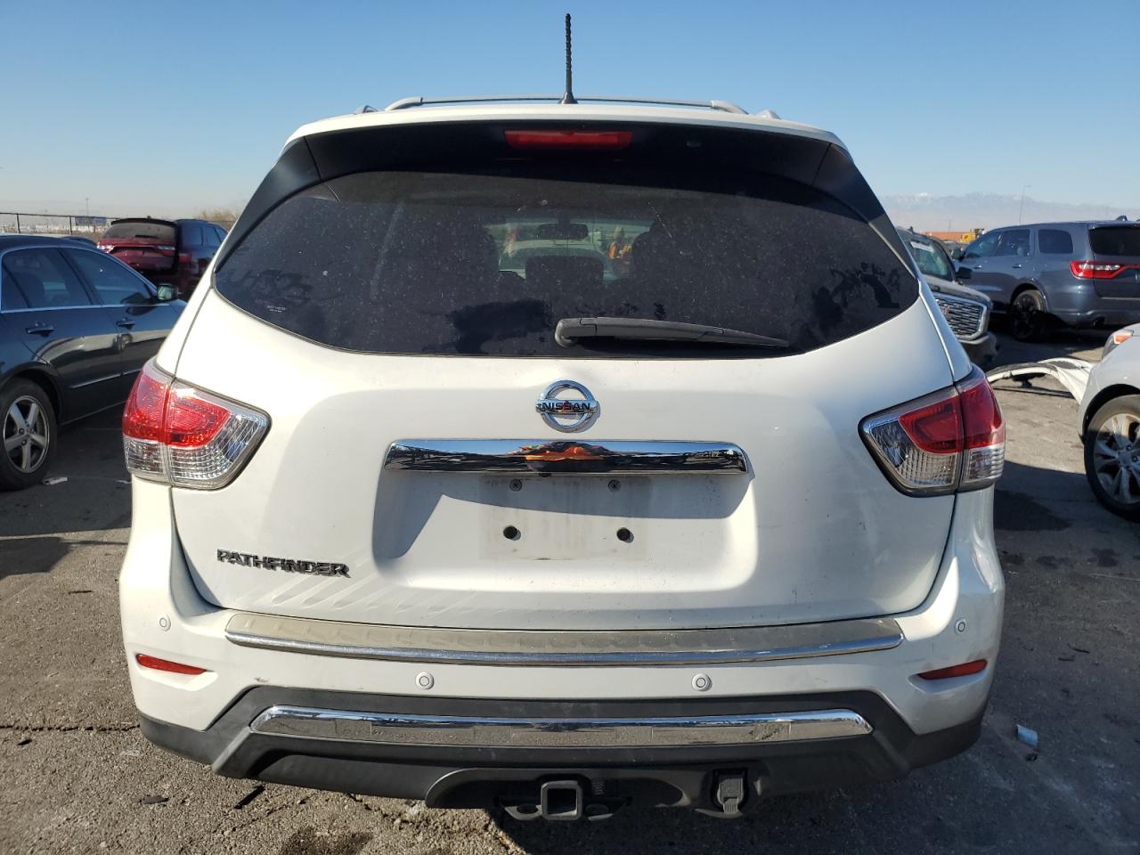 2014 Nissan Pathfinder - Image 6