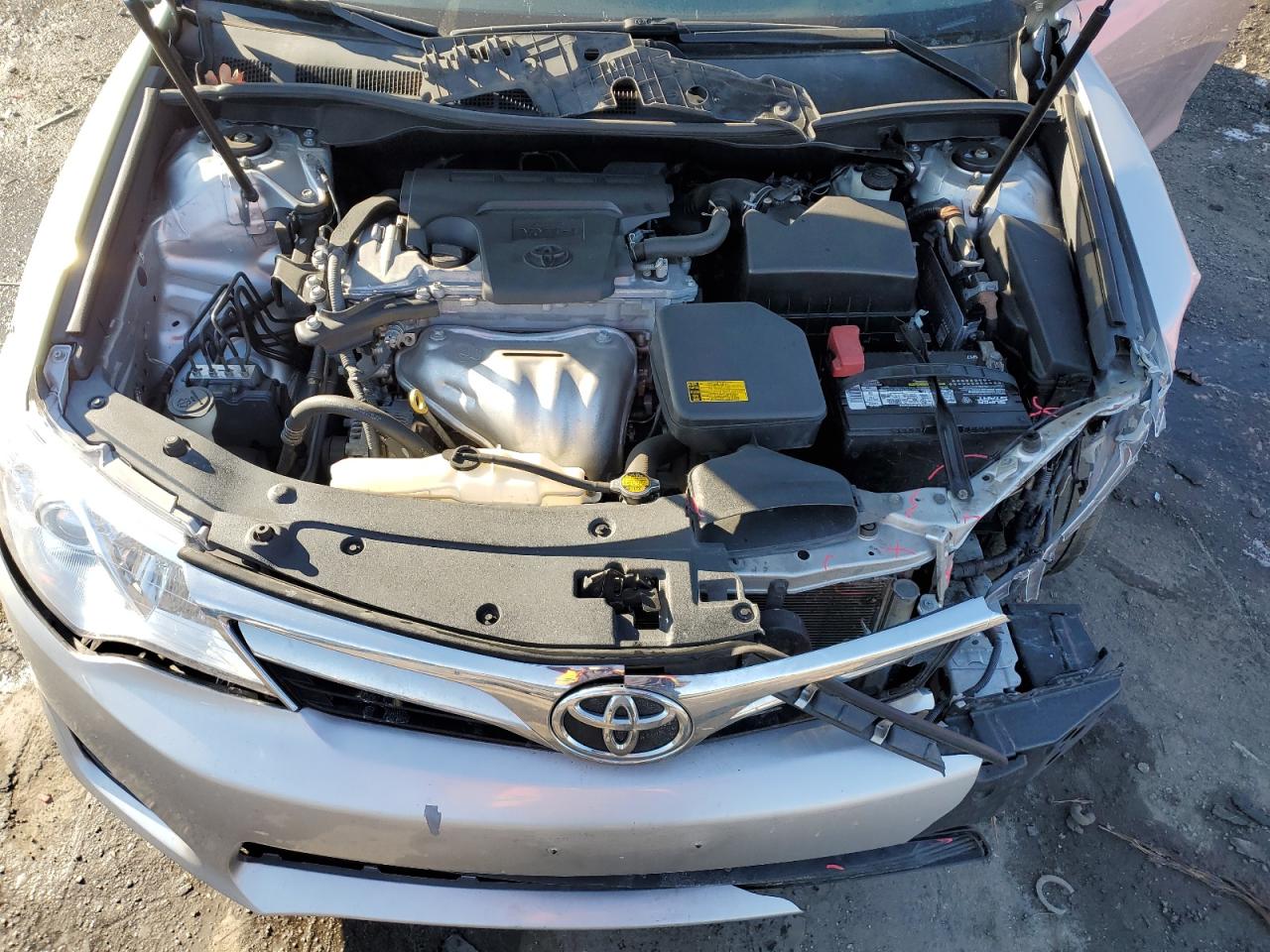 2014 Toyota Camry - Image 11