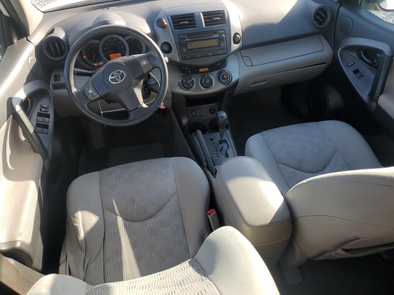 2012 Toyota RAV 4 - Image 8