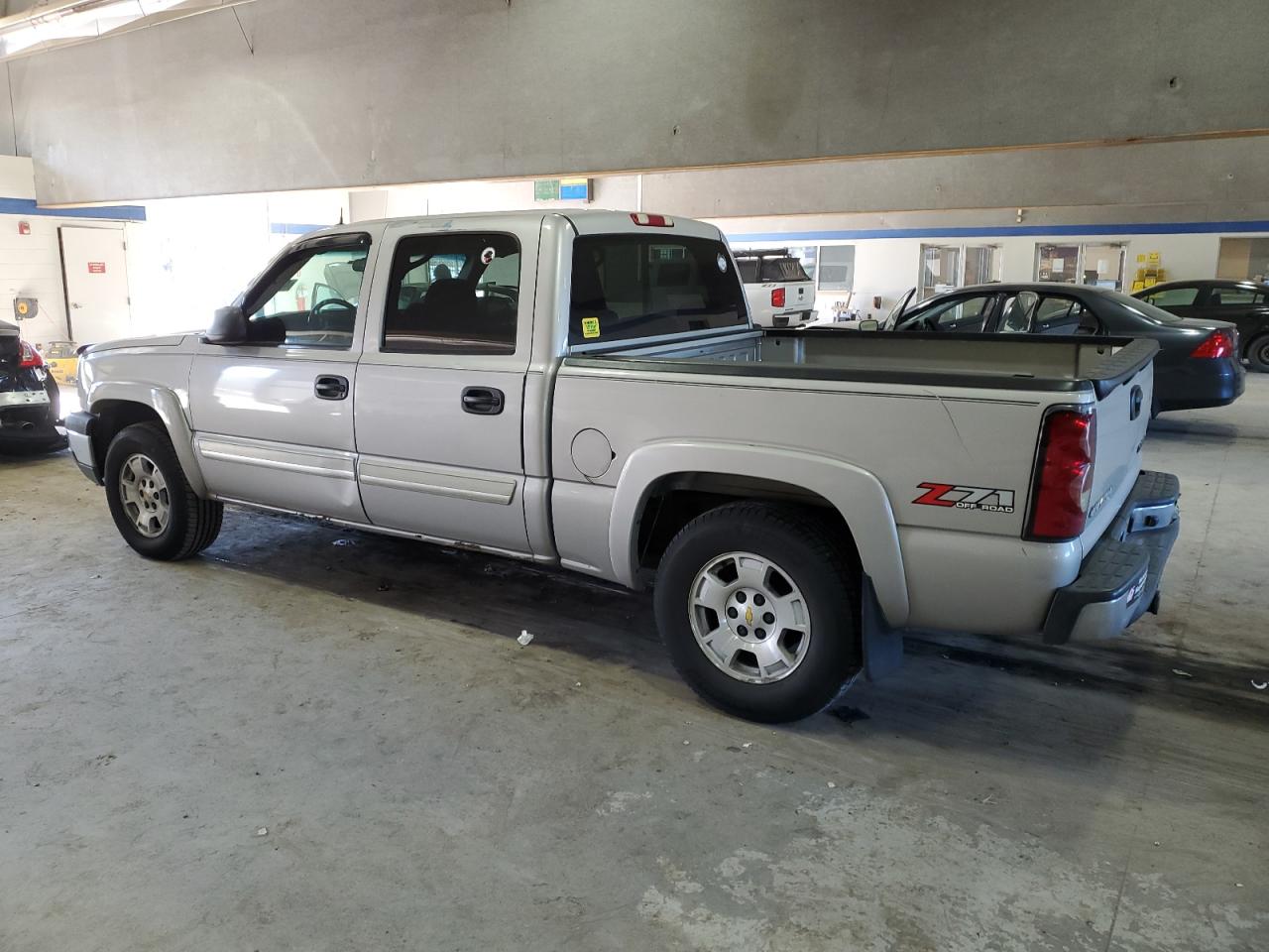2004 Chevrolet Silverado - Image 2