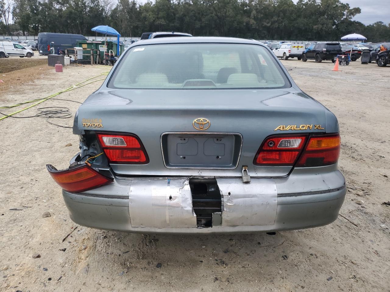 1998 Toyota Avalon - Image 6