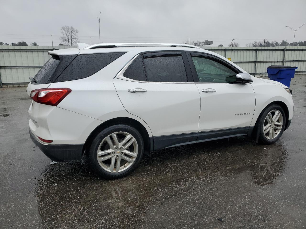 2019 Chevrolet Equinox - Image 3