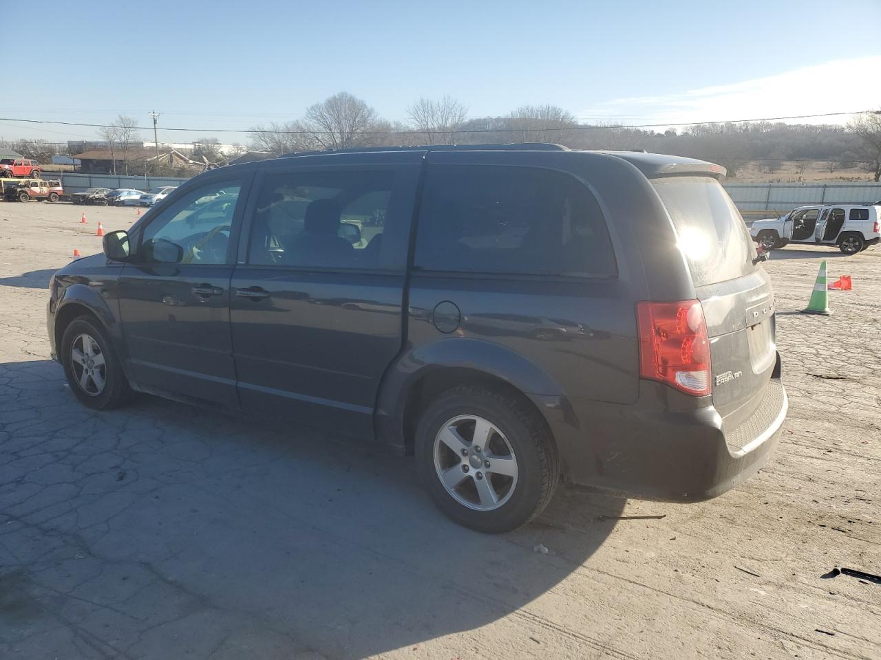 2013 Dodge Caravan - Image 2