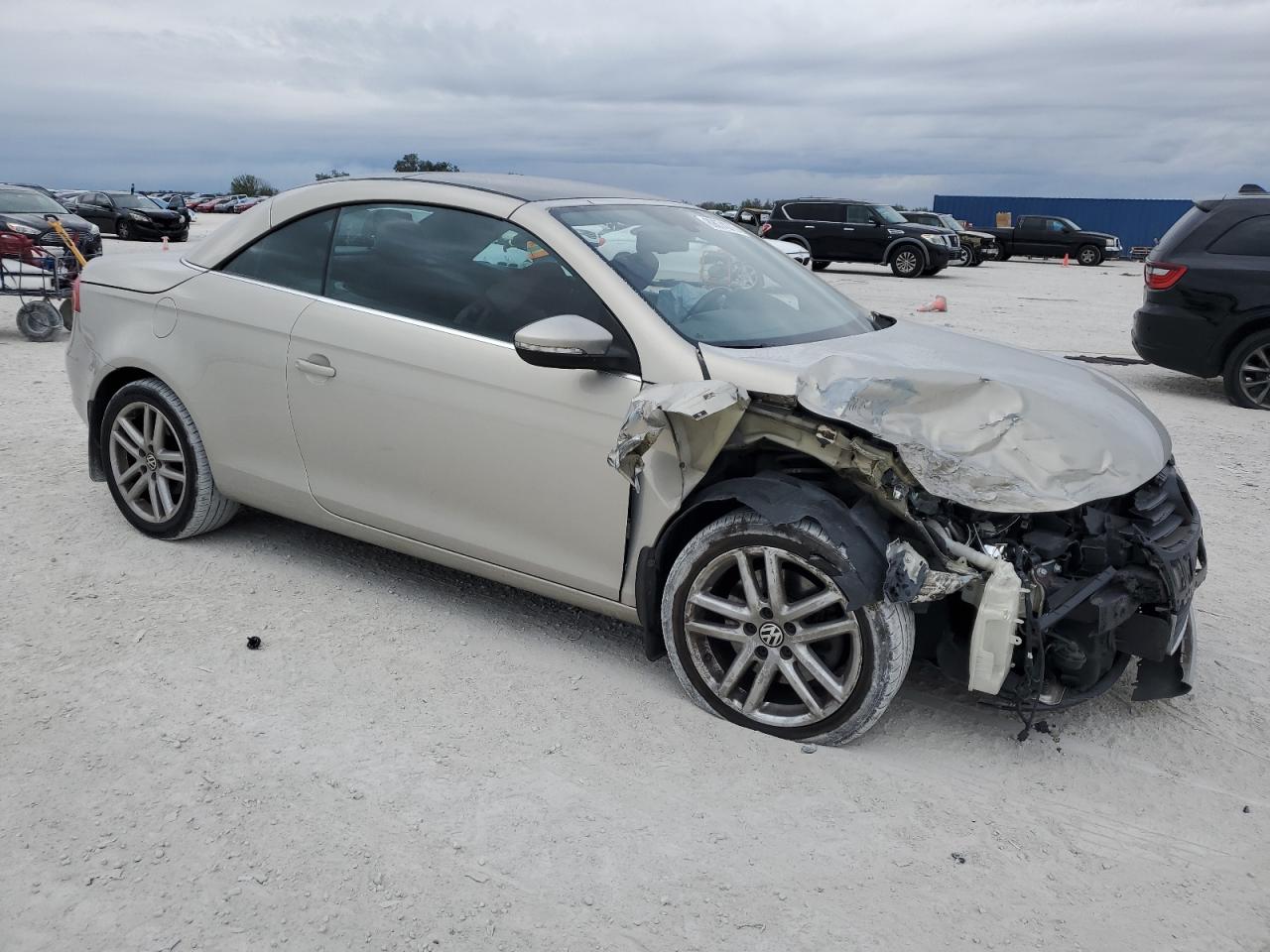 2009 Volkswagen Eos - Image 4