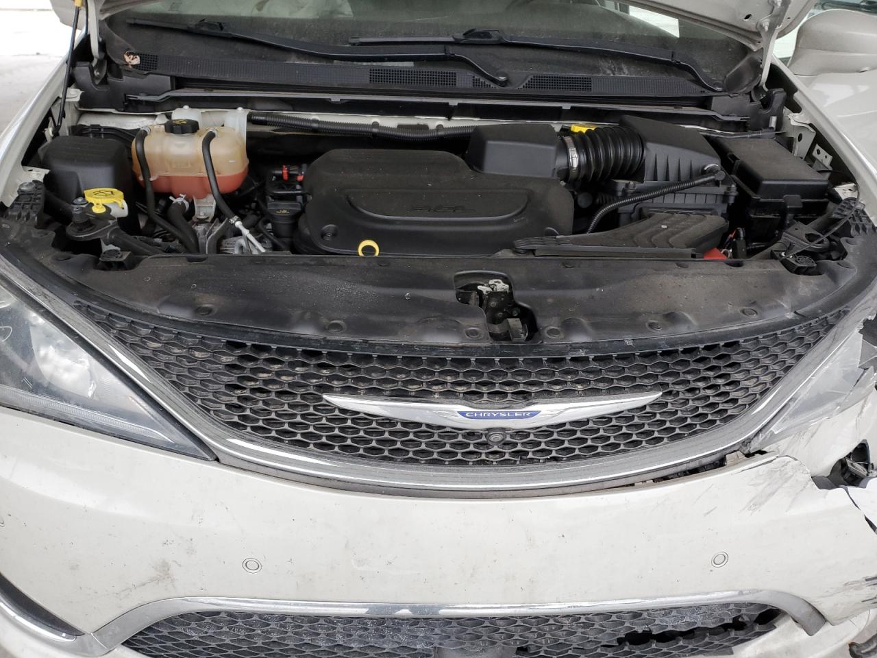 2020 Chrysler Pacifica - Image 13