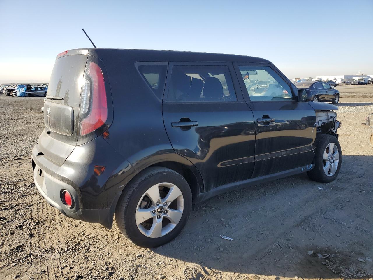 VIN KNDJN2A28K7695467 2019 KIA SOUL no.3