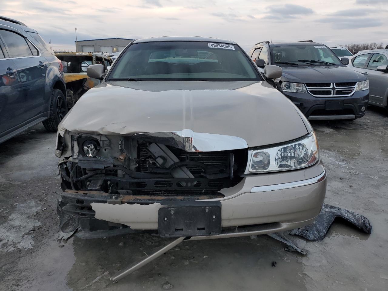 2002 Lincoln Town Car - Image 5