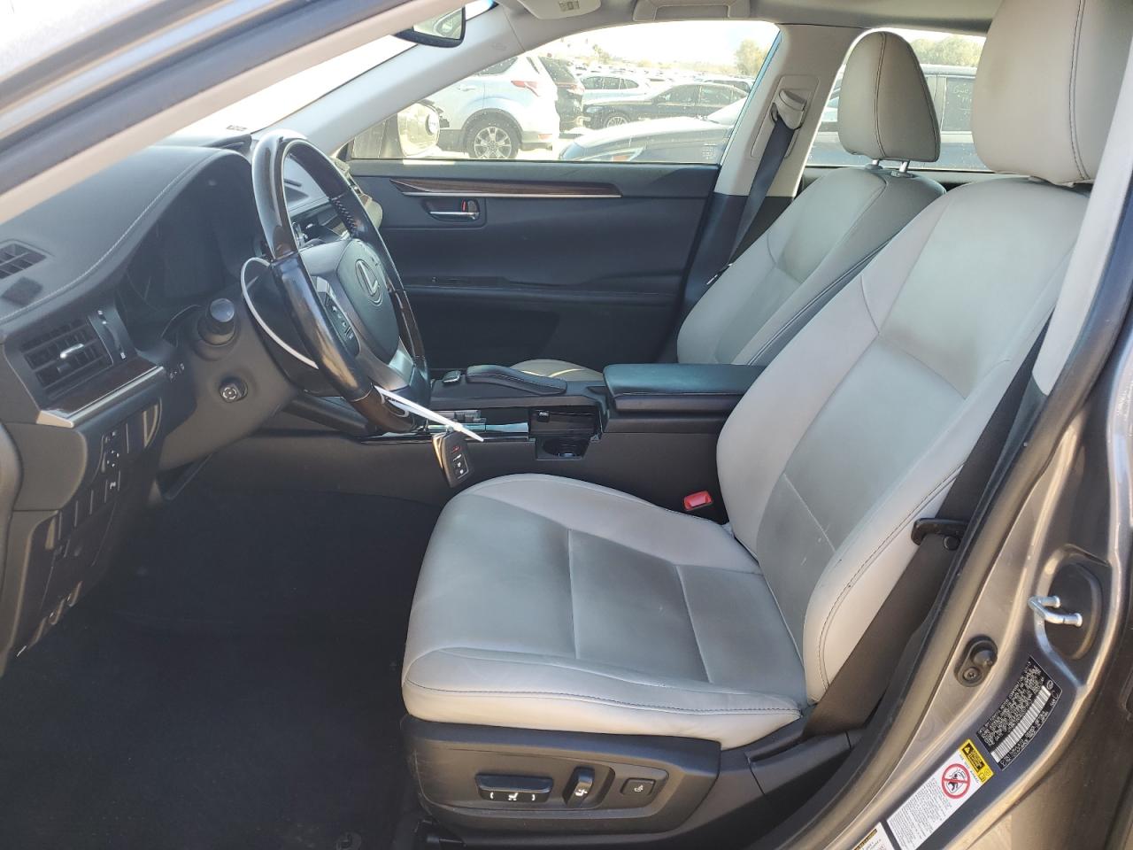 2013 Lexus ES - Image 7