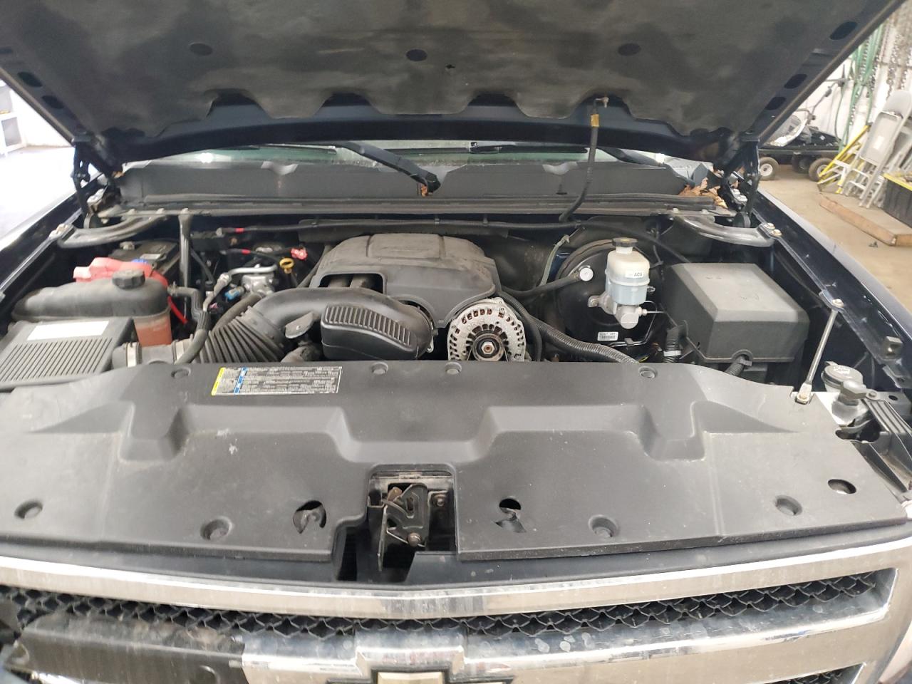 2008 Chevrolet Silverado - Image 11