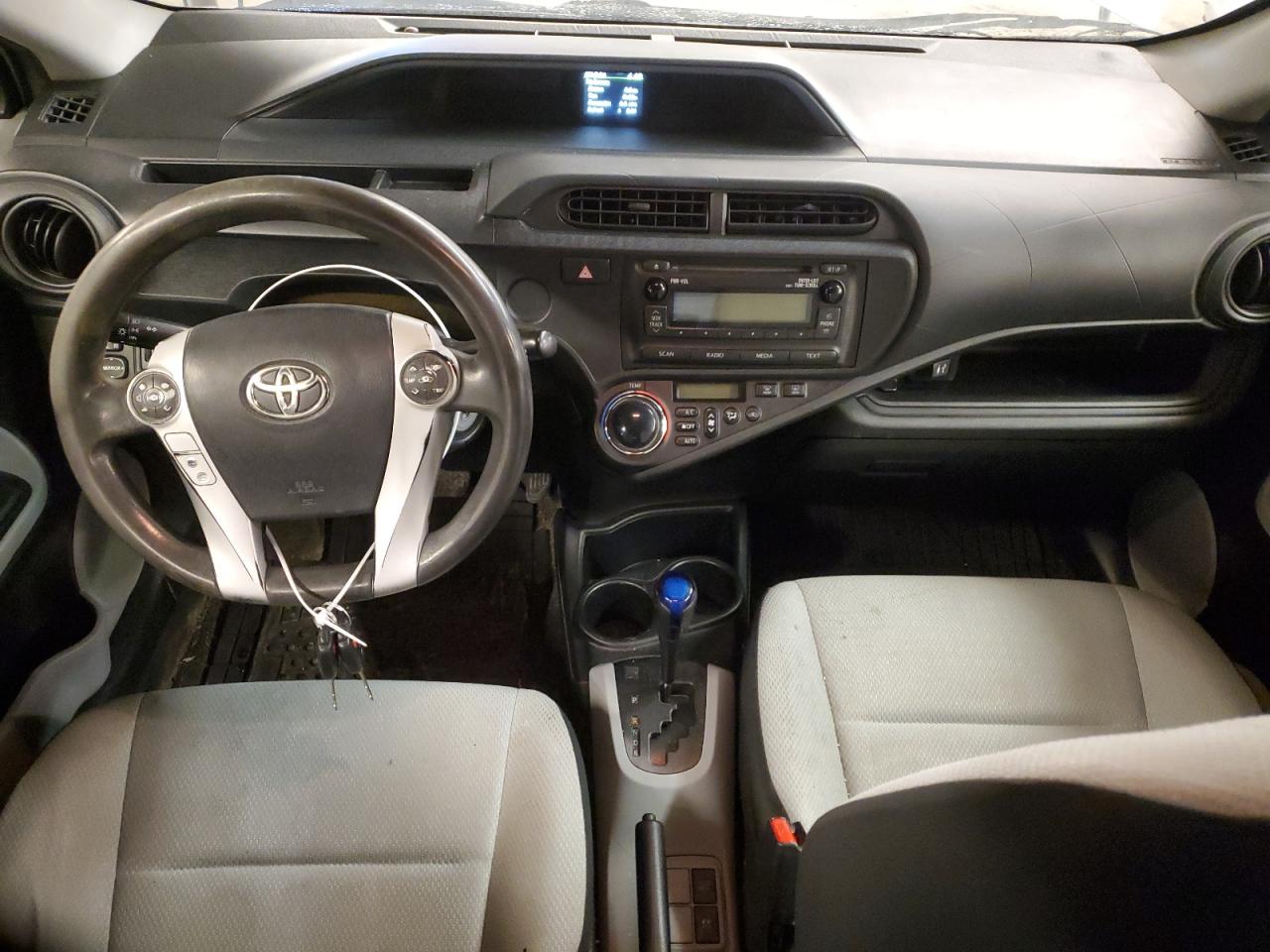 2012 Toyota Prius - Image 8