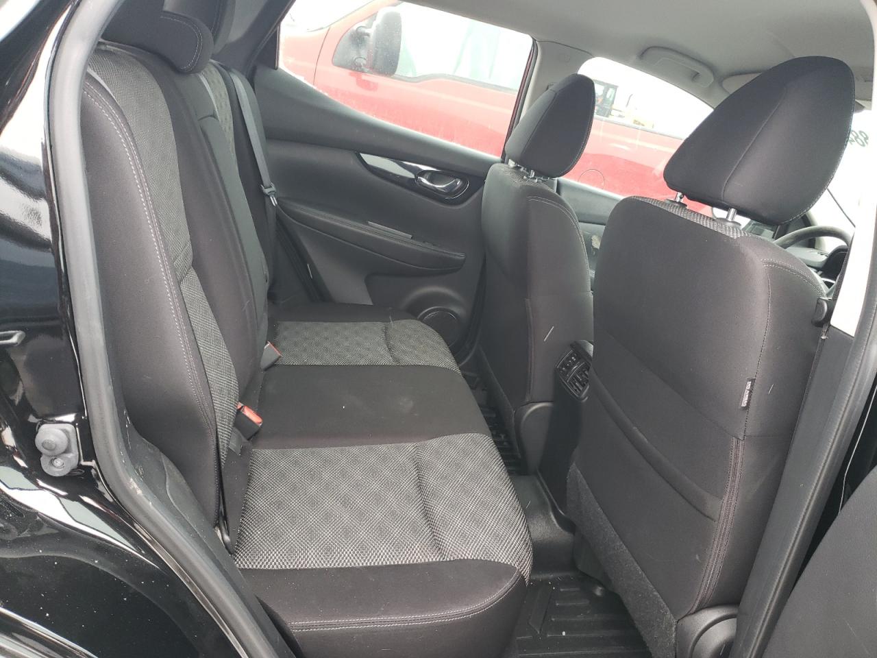 2017 Nissan Rogue - Image 11