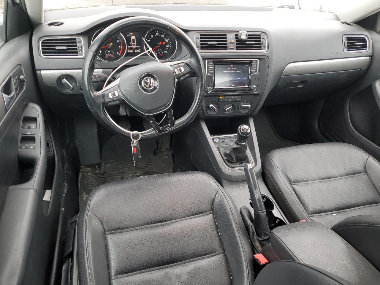 2017 Volkswagen Jetta - Image 8