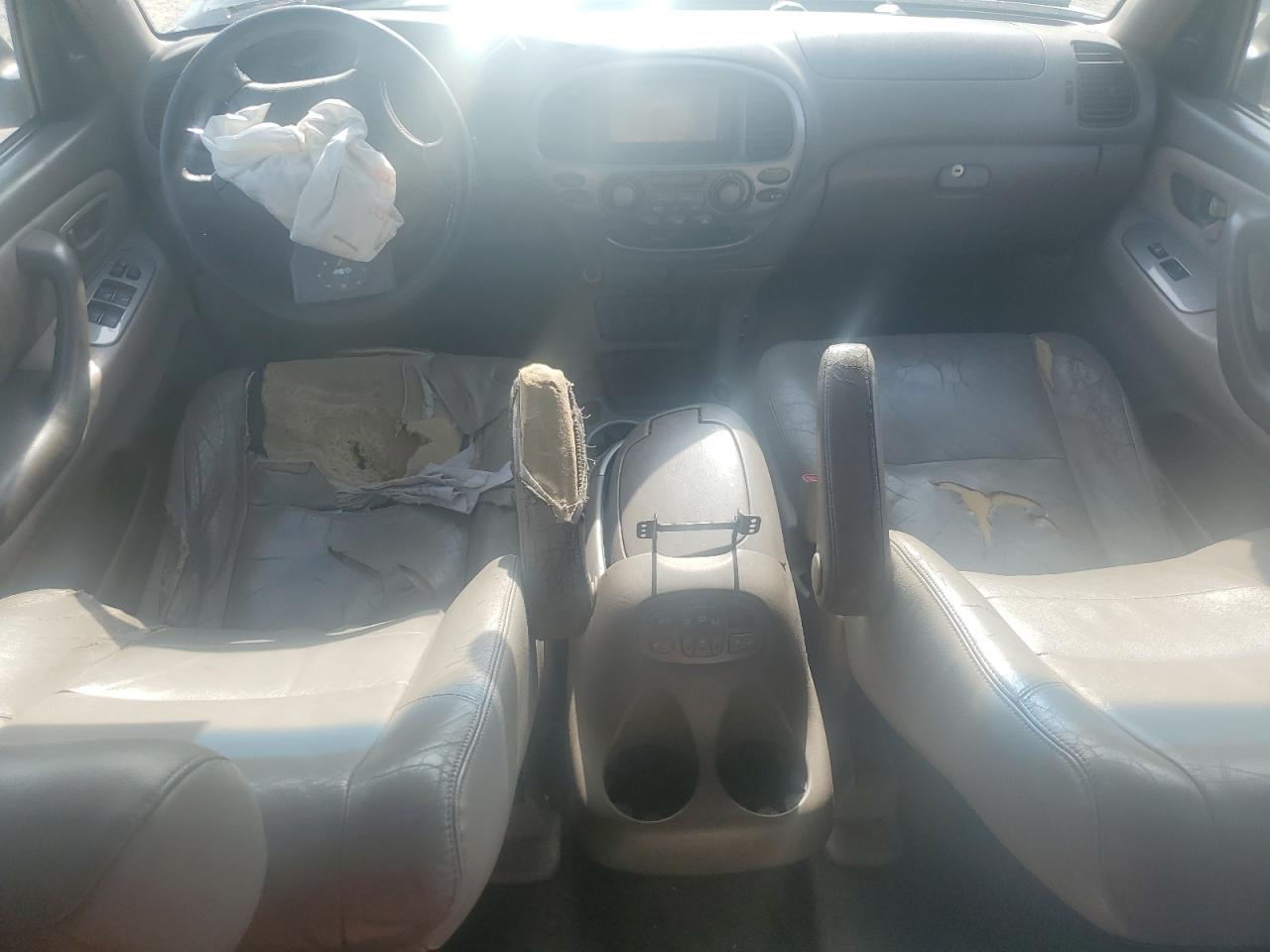 2005 Toyota Sequoia - Image 8
