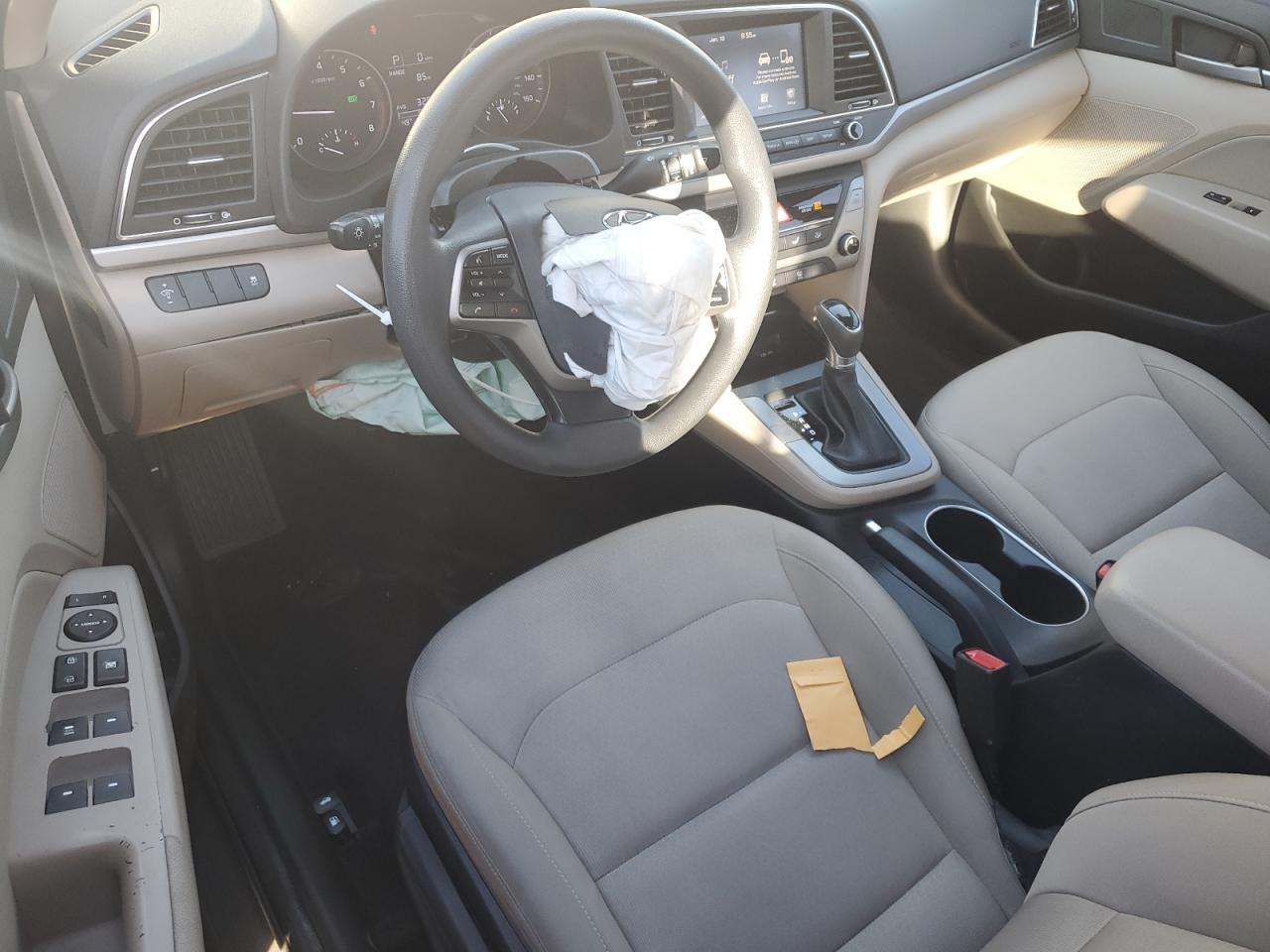 2017 Hyundai Elantra - Image 8