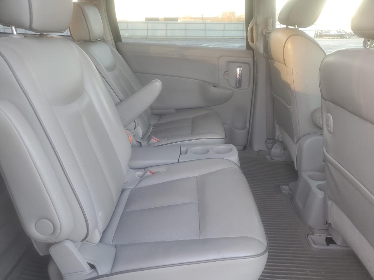 2014 Nissan Quest - Image 11