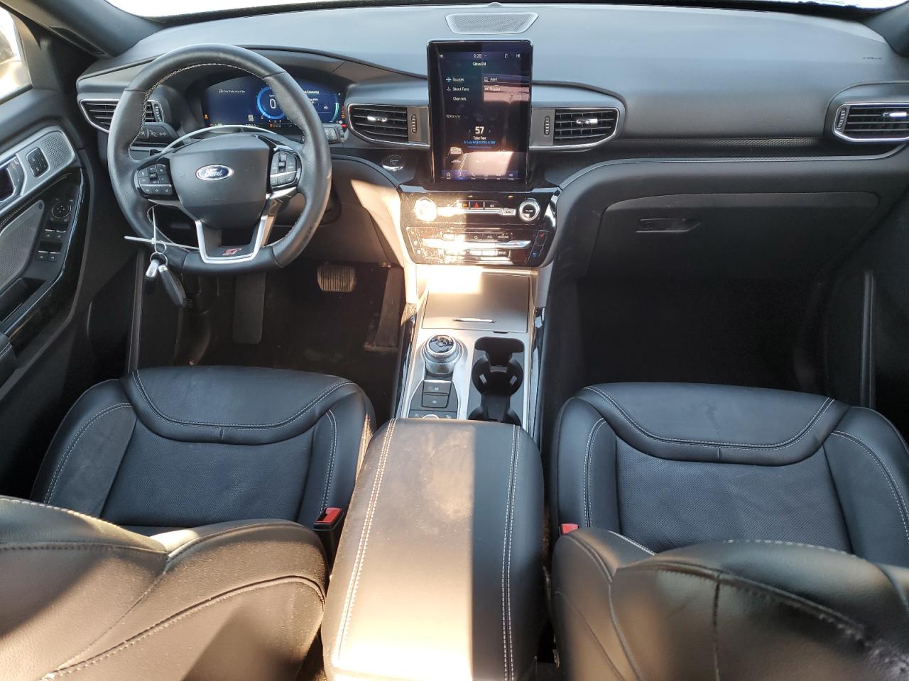 2022 Ford Explorer - Image 8