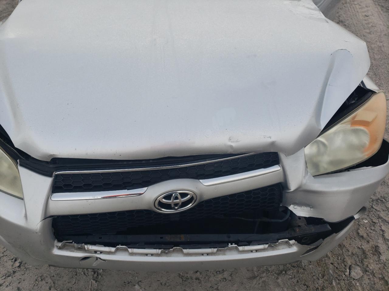 2010 Toyota RAV 4 - Image 13