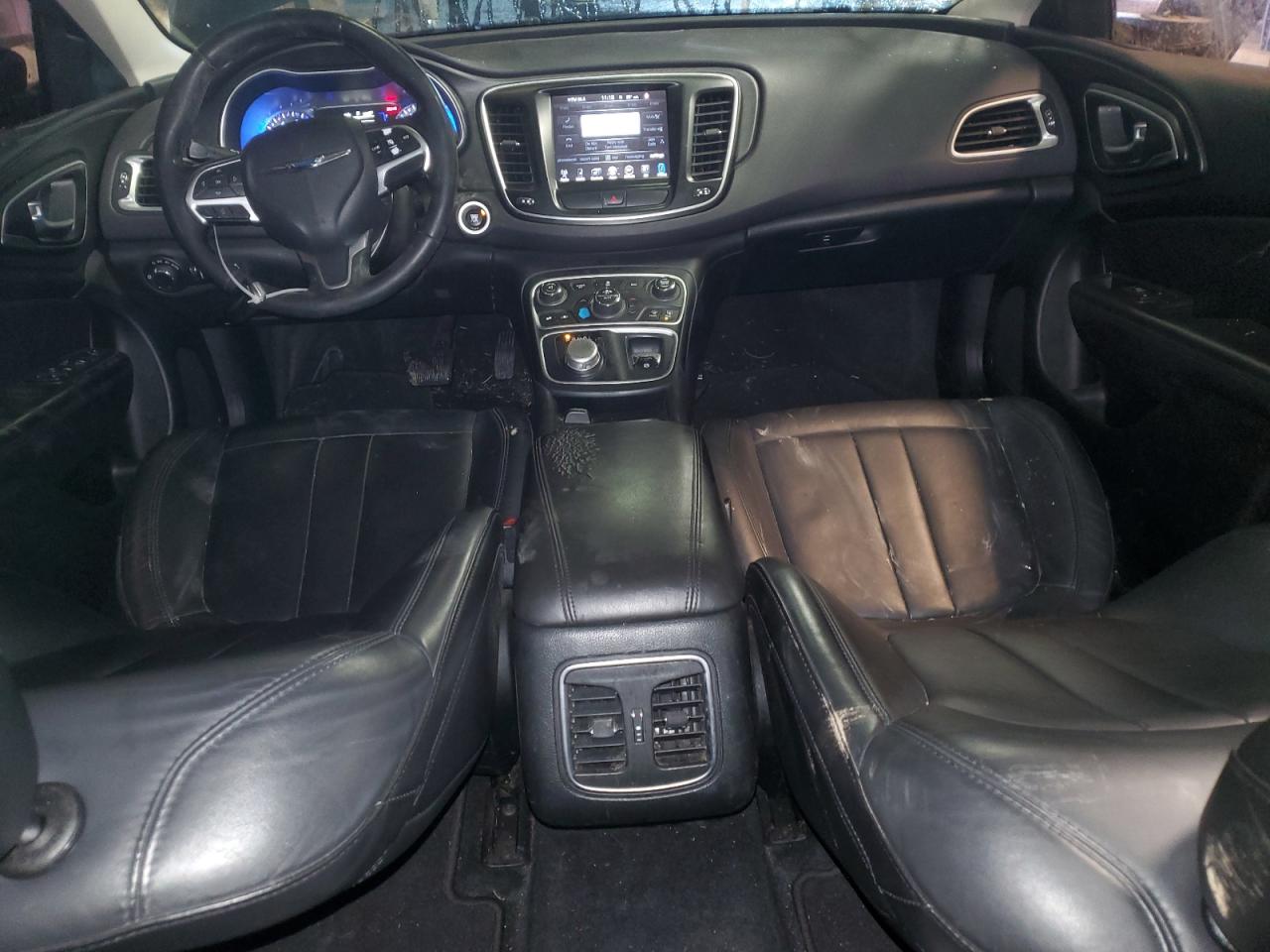 2016 Chrysler 200 - Image 8