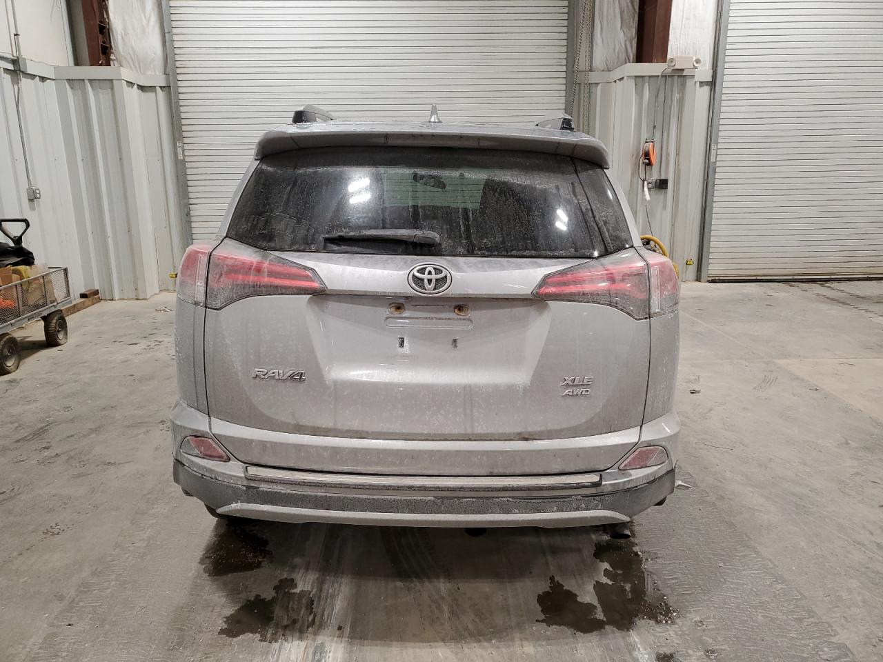 2018 Toyota RAV 4 - Image 6
