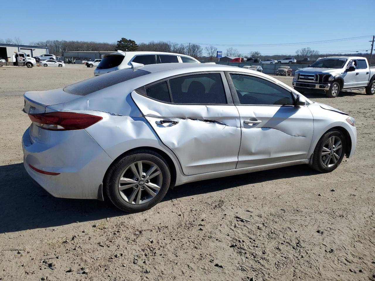 2017 Hyundai Elantra - Image 3