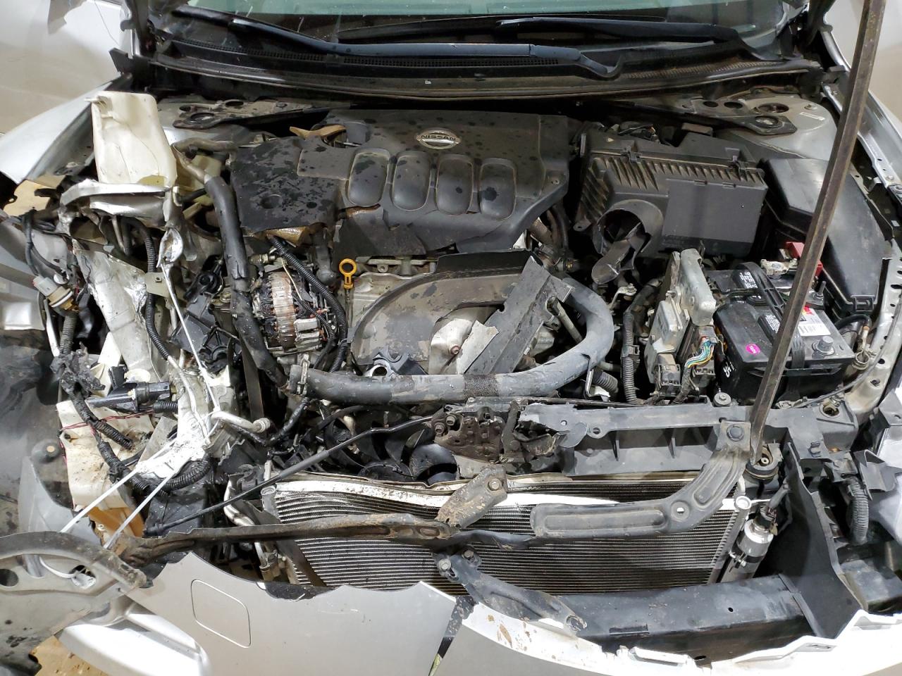 2012 Nissan Altima - Image 13