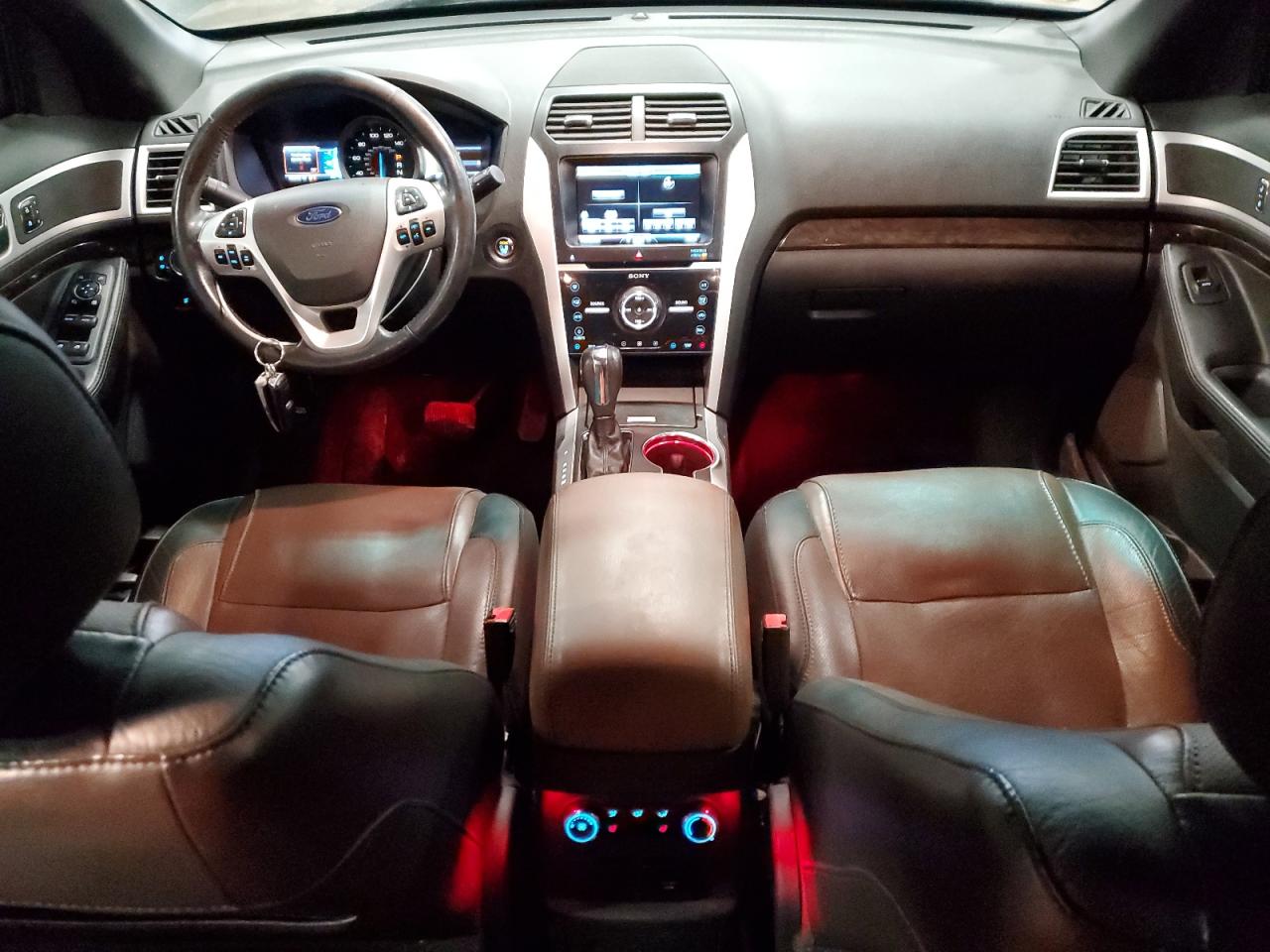 2015 Ford Explorer - Image 8