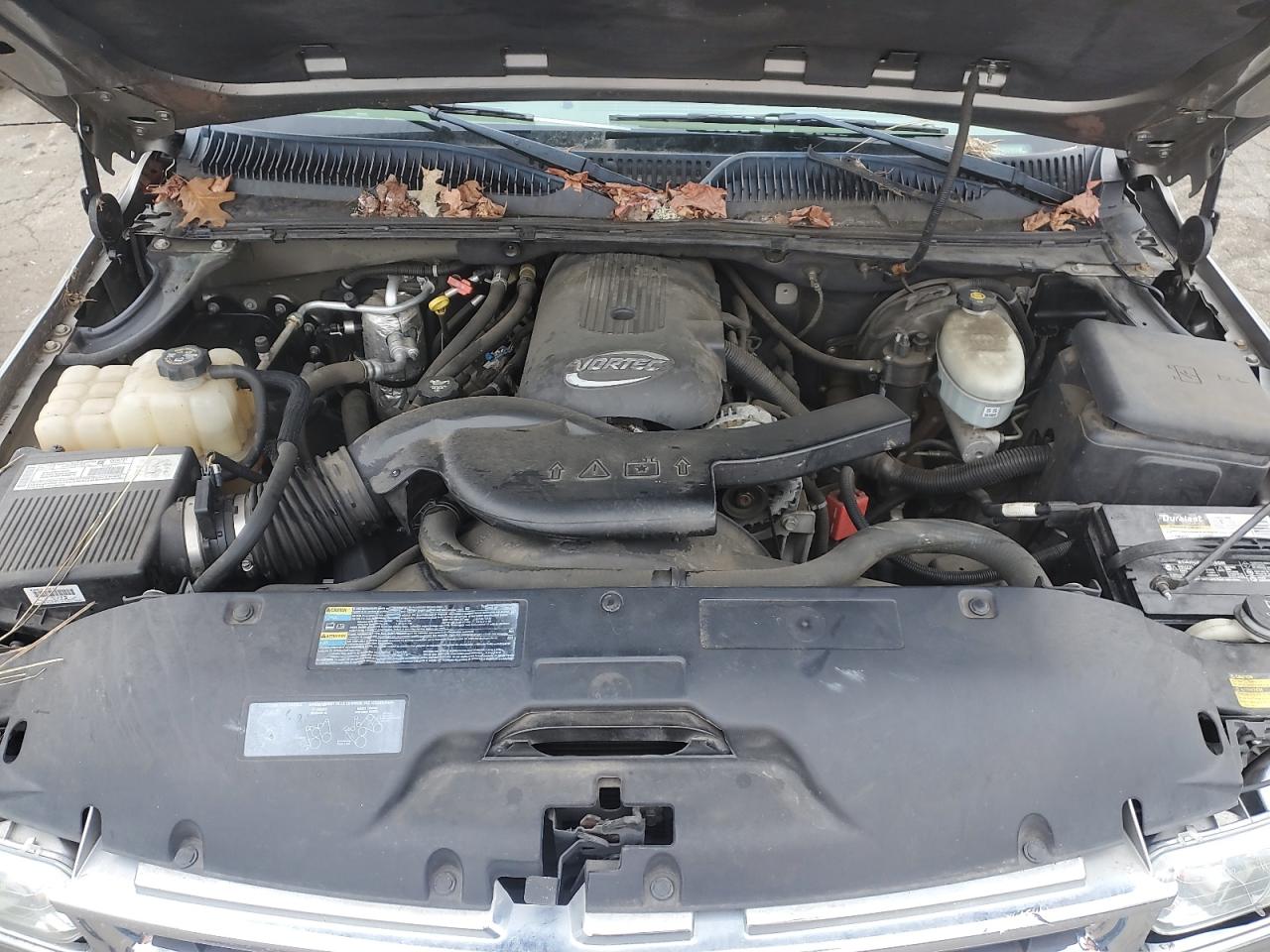 2003 Chevrolet Suburban - Image 11