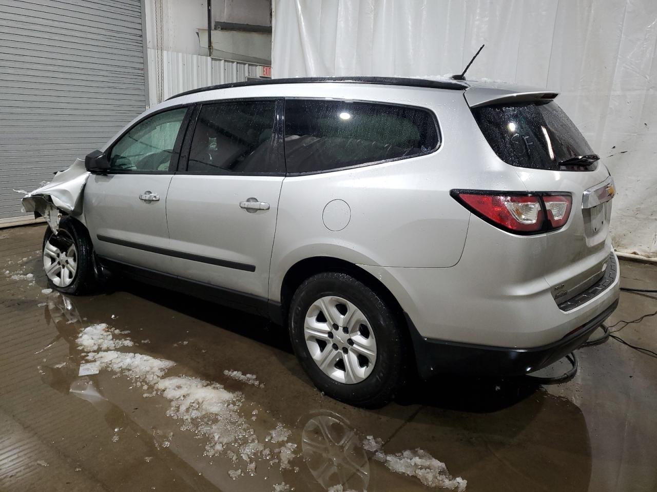 VIN 1GNKVFED5FJ113879 2015 CHEVROLET TRAVERSE no.2