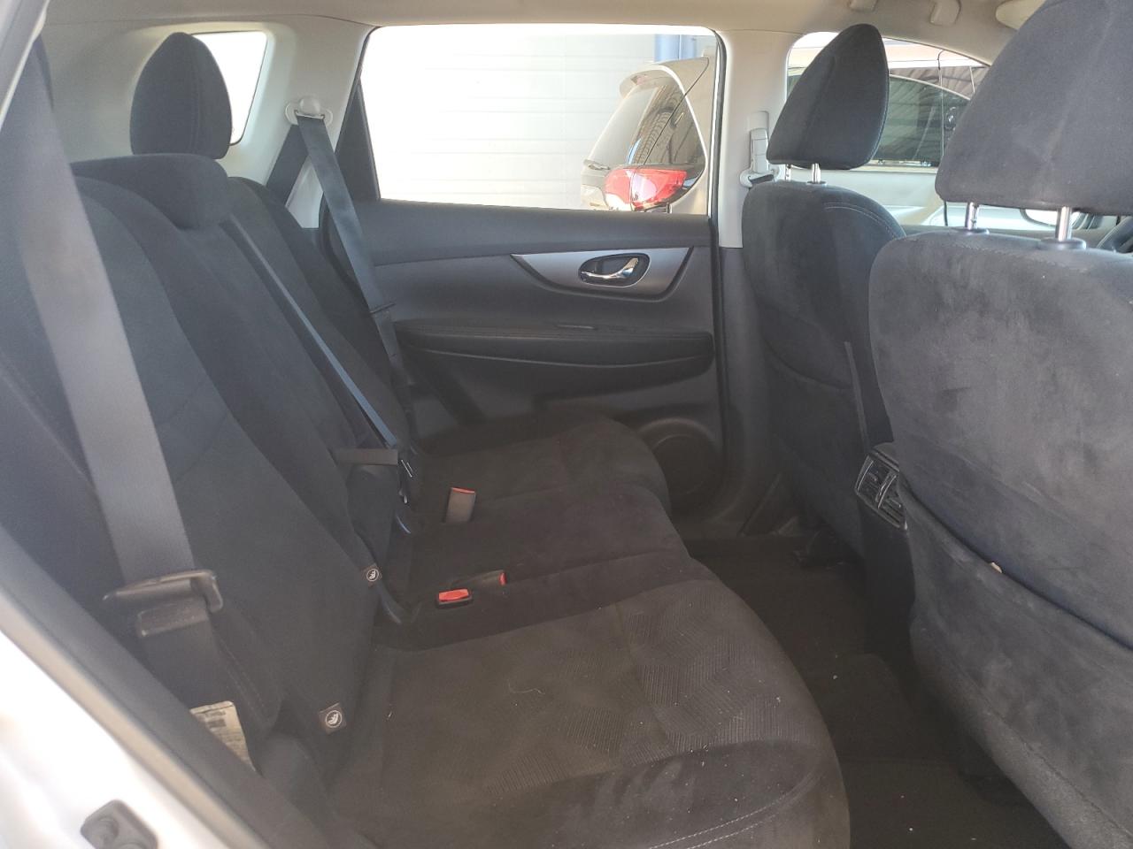 2016 Nissan Rogue - Image 11