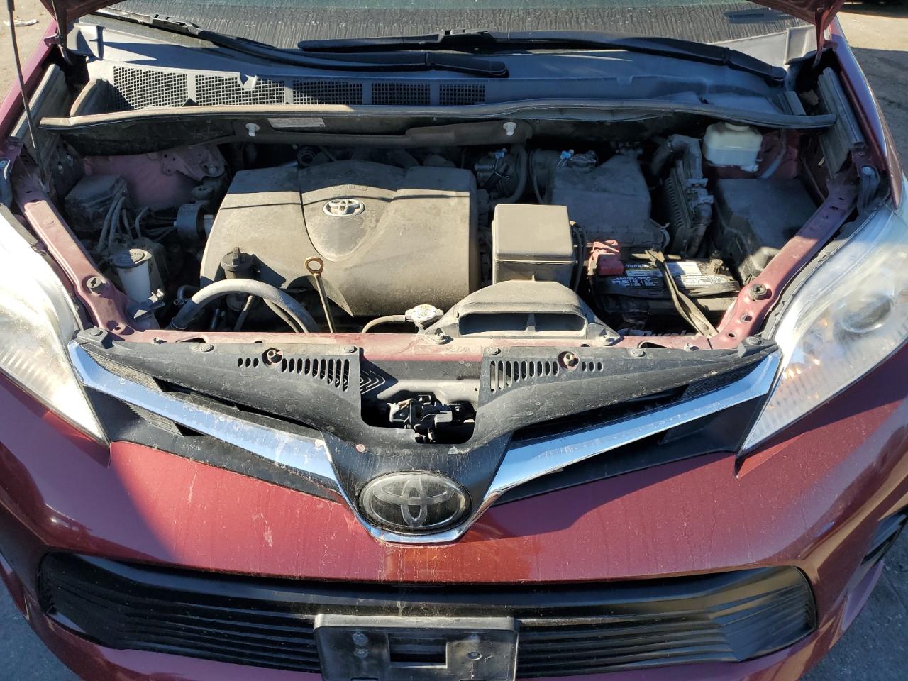 2018 Toyota Sienna - Image 12