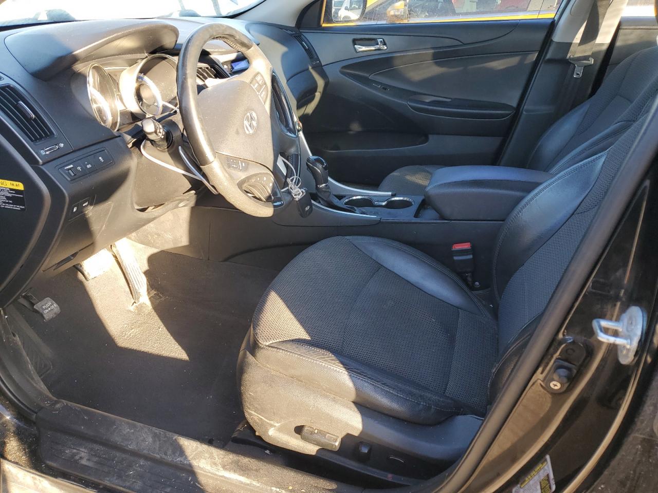 2011 Hyundai Sonata - Image 7