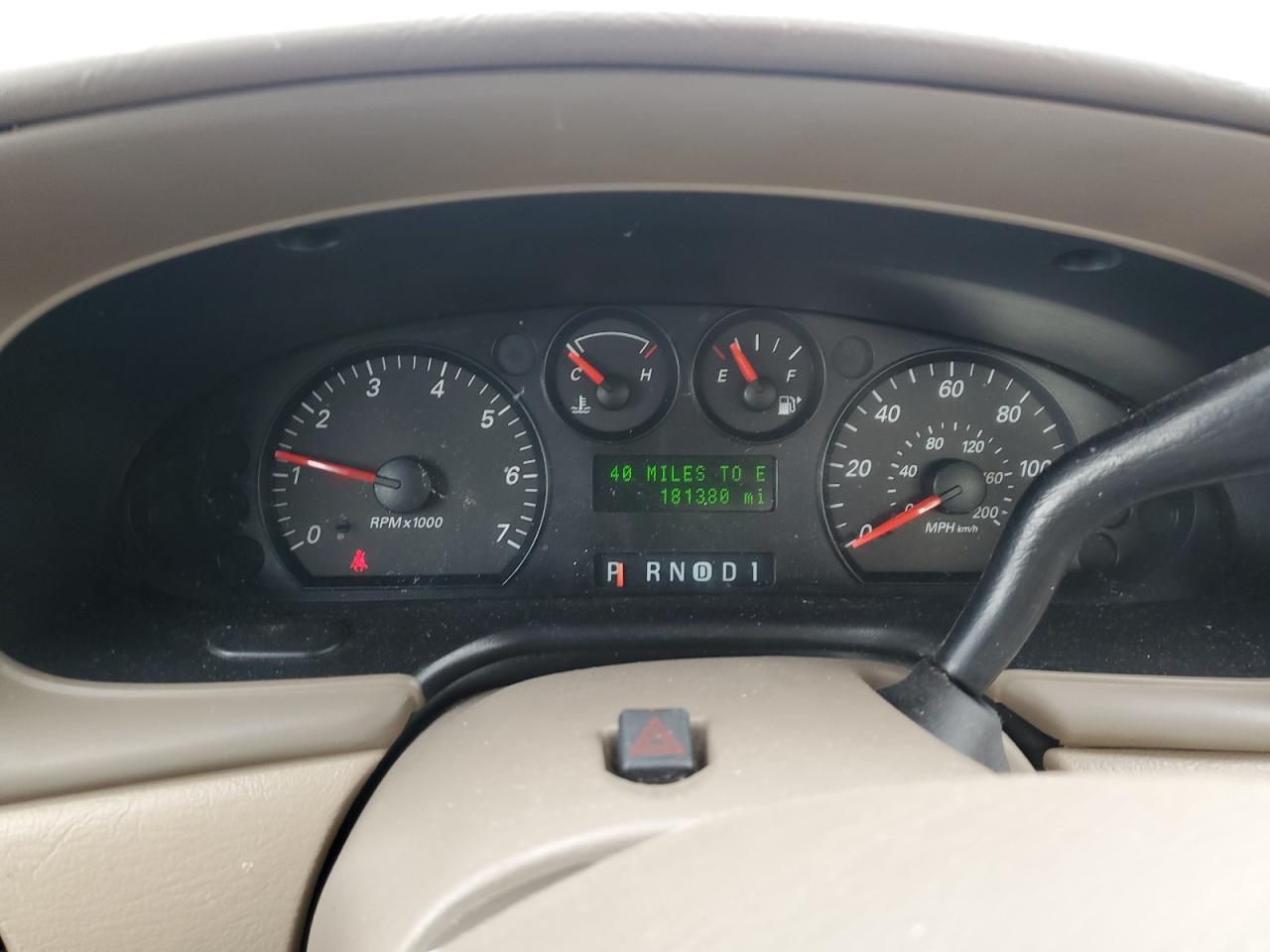 2004 Ford Taurus - Image 9