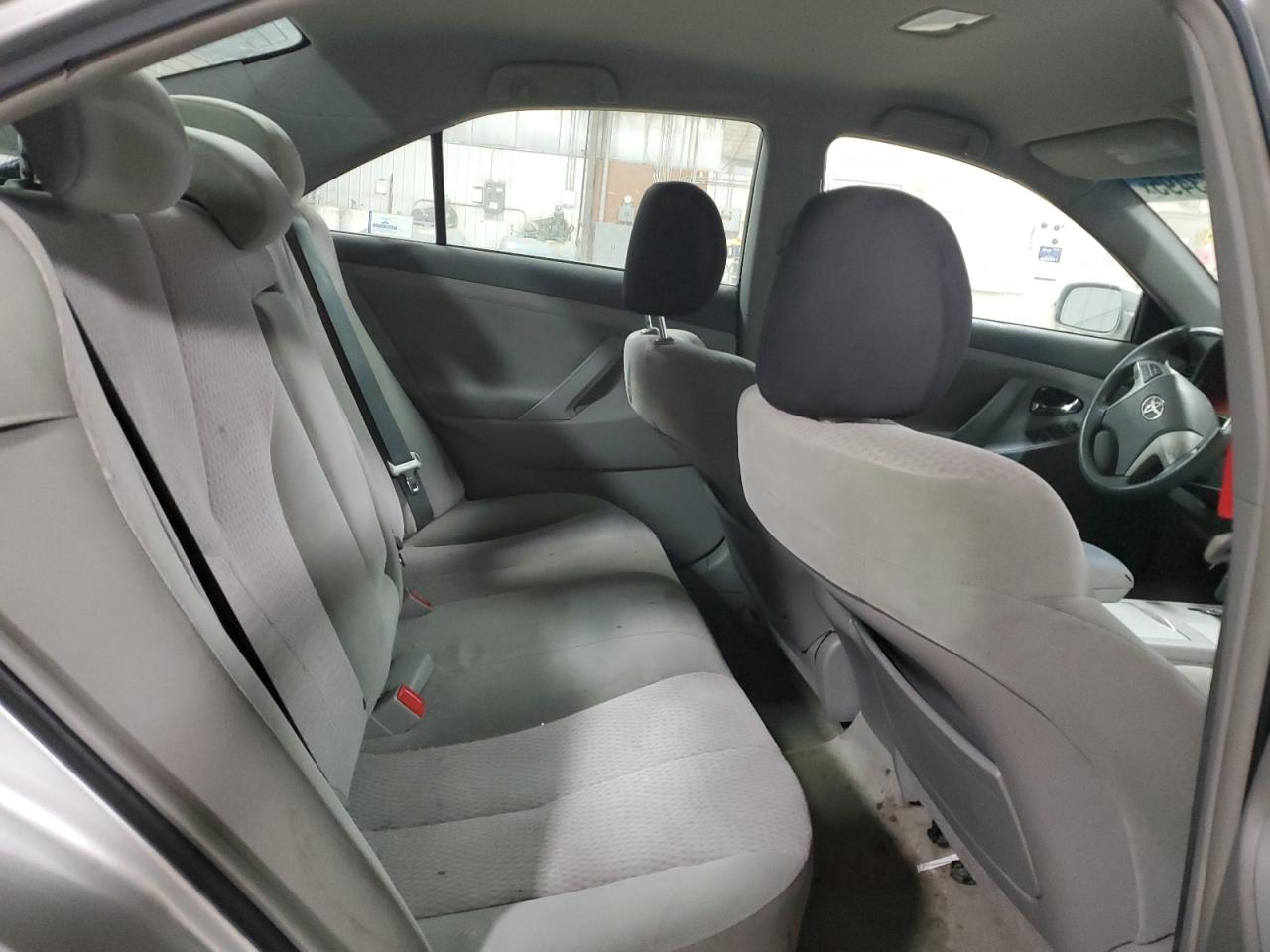 2011 Toyota Camry - Image 10