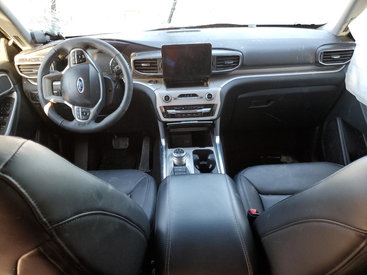 2023 Ford Explorer - Image 8