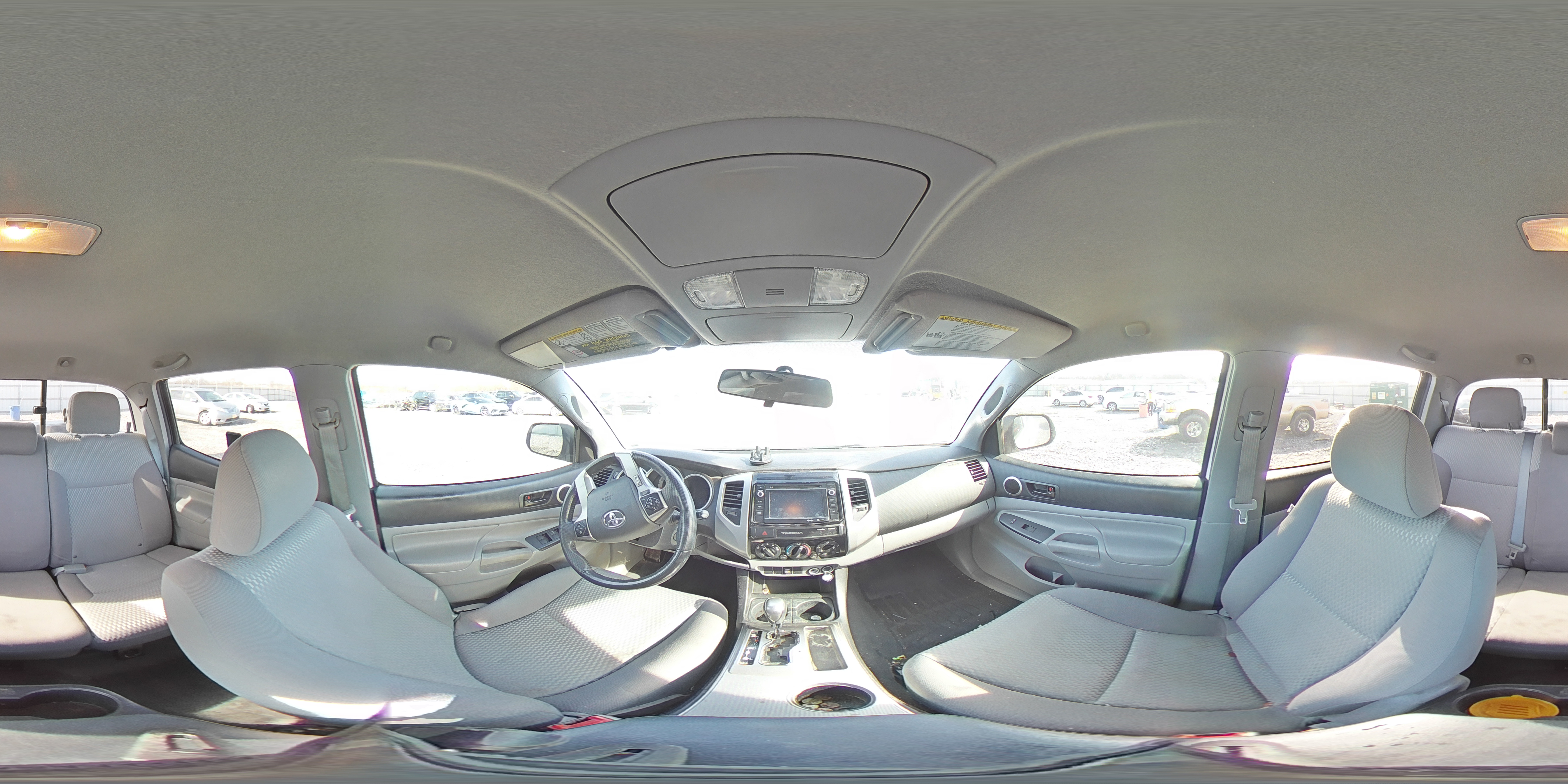 2015 Toyota Tacoma - Image 13