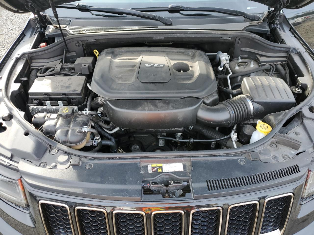 2016 Jeep Grand Cherokee - Image 12