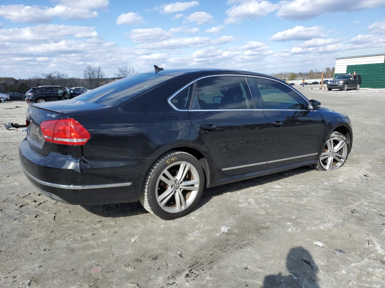 2014 Volkswagen Passat - Image 3