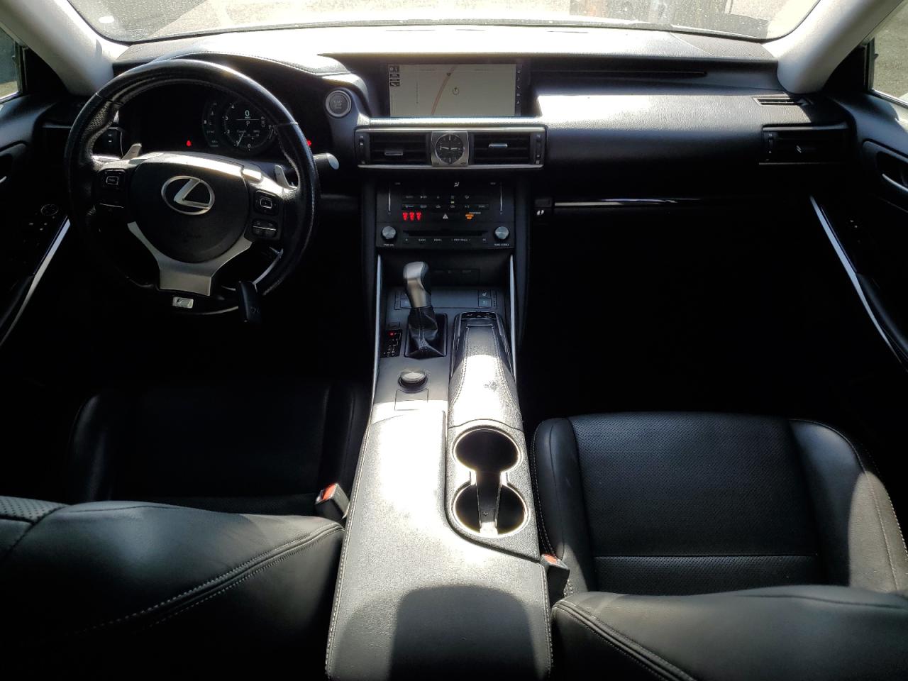 2017 Lexus IS - Image 8