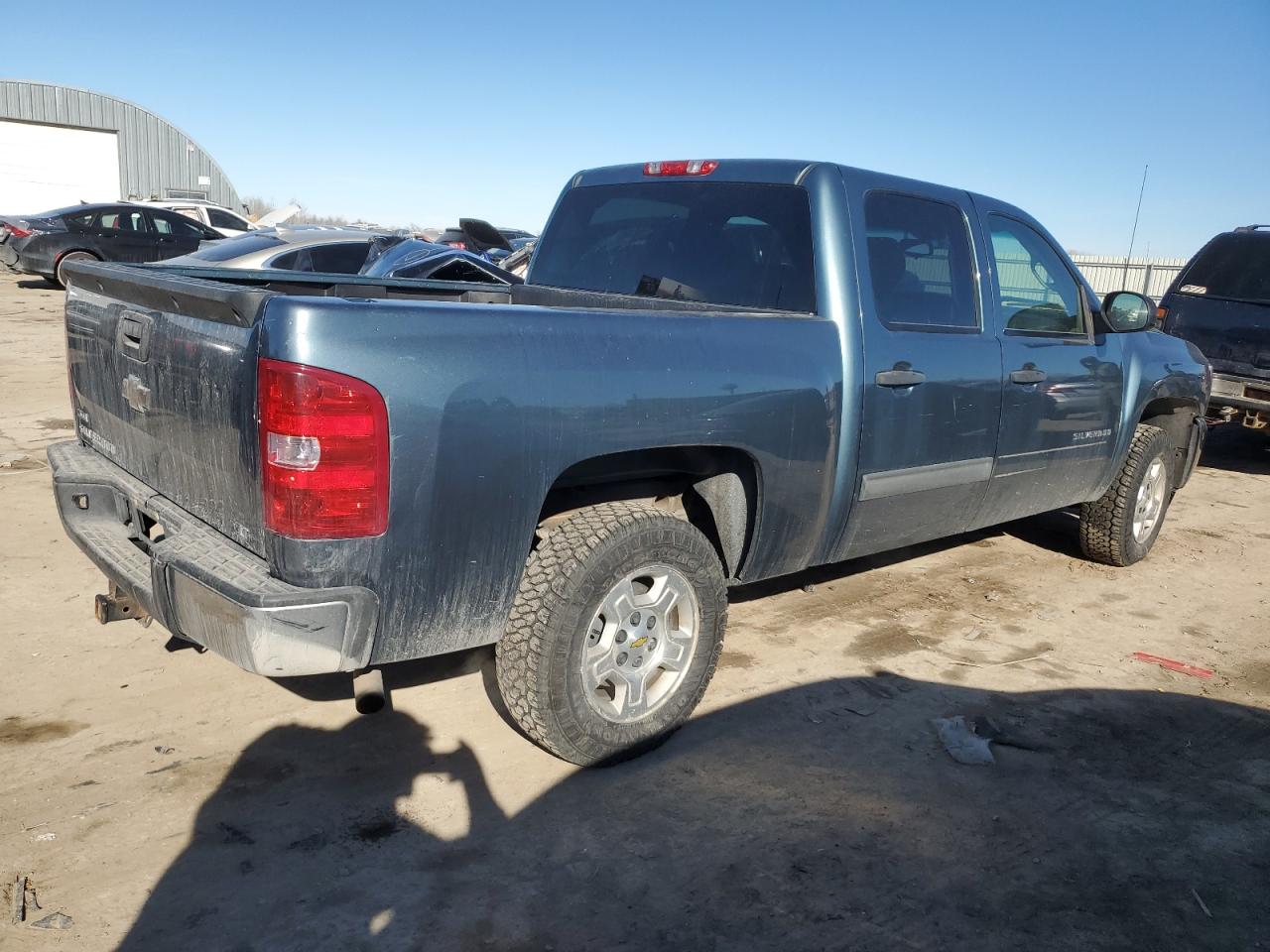 2009 Chevrolet Silverado - Image 3