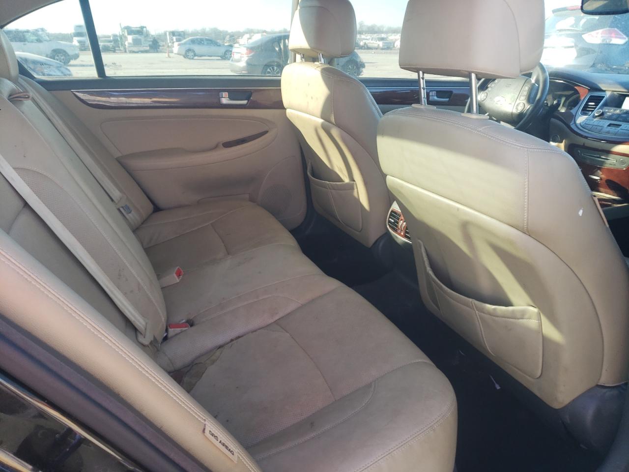 2013 Hyundai Genesis - Image 10