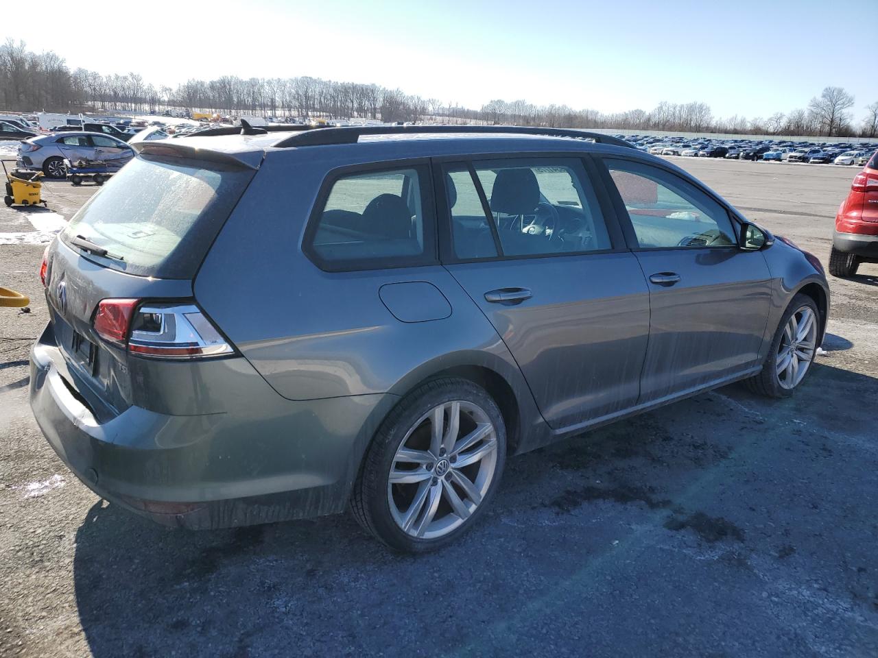 2016 Volkswagen Golf - Image 3